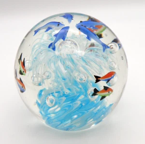 Art Glass Aquarium Dolphin Ocean Fish Bubbles Paperweight 4.5" Sphere Orb - Picture 1 of 11