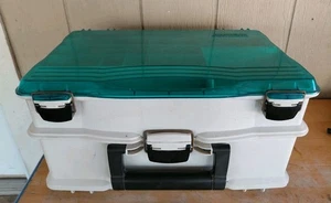 Tackle Logic 1259 Plano groß 18 1/2 x 12 x 9 1/2 Tackle Box Aufbewahrungskoffer USA - Bild 1 von 10