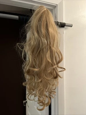 Peluca Rubia Larga Ondulada Para Mujer Marrón Raíces Capas Juegos con disfraces ZYR Sintética Nueva con Etiquetas Foto 1 de 3