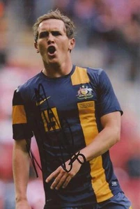 AUSTRALIA: NEIL KILKENNY SIGNED 6x4 ACTION PHOTO+COA - Picture 1 of 1