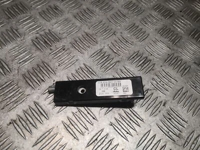 MERCEDES-BENZ C W204 Antenna Amplifier AMP 2048200089 - image 1 of 4
