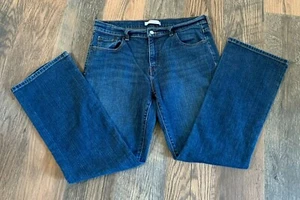Levi Strauss & Co. Women's size 12 Short Bootcut 515 Medium Wash Jeans - Picture 1 of 8