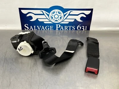 BMW 545i 2005 - E60 - cinturón de seguridad trasero y hebilla - centro - negro - 131 k Foto 1 de 4