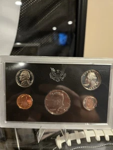 1972 US Mint Proof Set 5 Coin Set  - Picture 1 of 2