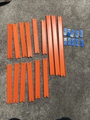 🔥Hotwheels Hot Wheels Track Lot 25 Pieces  - Straight Track & Connectors - Image 1 of 4