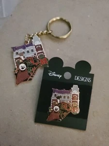 Disneyland Pin Main Street Train Station Keychain 1998 Attraction Series Vintage - Picture 1 of 11