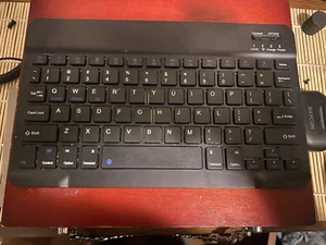 Black Bluetooth Keyboard - Zdjęcie 1 z 2