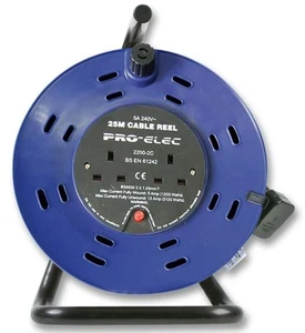PRO ELEC - Gegendung Kabel 25m, Soket Berkembar 5A - Picture 1 of 1