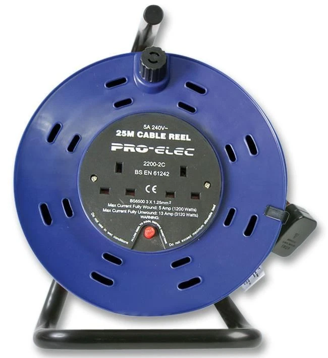 PRO ELEC - Gegendung Kabel 25m, Soket Berkembar 5A - Image 1 of 1