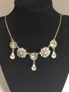 BETSEY JOHNSON GOLD TONE CRYSTAL TEAR DROP PENDANT NECKLACE NWT - Picture 1 of 3