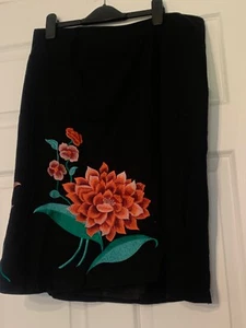 womans black floral skirt size 12 - Picture 1 of 2