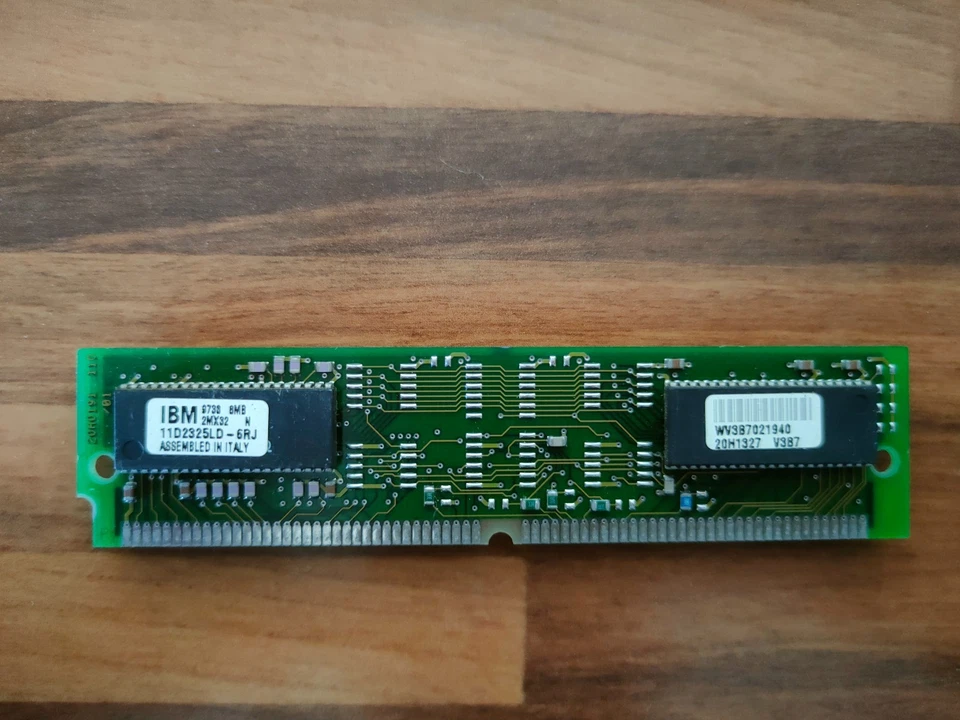 IBM 9738 11D2325LD-6RJ 8mb 2MX32 72-pin - Immagine 1 di 1