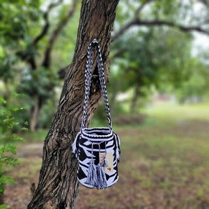 2 COLORS 🇨🇴 Colombian Large Handmade Wayuu Tribe Mochila Bucket Boho Bag BLACK - Picture 1 of 11