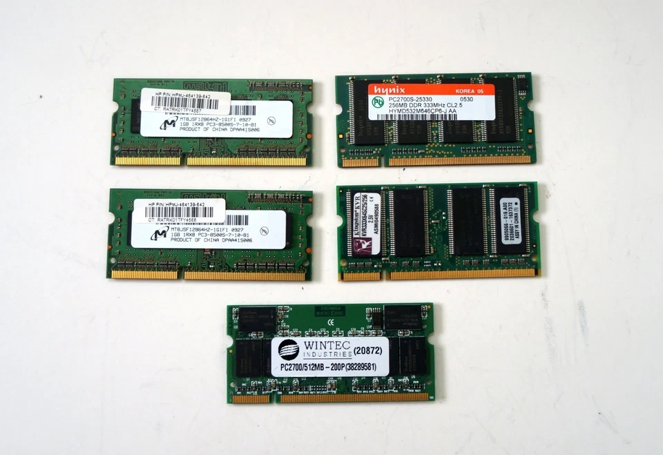 LOTTO DI 5 * * 1GB + 1GB + 512MB + 256MB + 256MB * DDR3L / PC3L-12800S... - Immagine 1 di 4