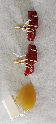 Lote 2 Anillos Zara Imitación Rojo Coral Tono Dorado Talla 5 y 6, Anillo Plástico Bronceado Talla 5.75 Foto 1 de 4