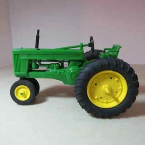 Standi John Deere 520 Tractor 1/16 JD-ST520NF-B - Picture 1 of 6