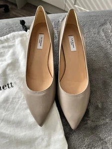 ladie AUDREY court shoe from LK Bennett, size 39, taupe colour - Picture 1 of 8