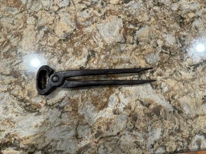 VINTAGE CUTTING PLIERS NIPPER NAIL PULLER TOOL 10” - Picture 1 of 7