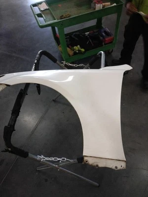 Guardabarros delantero izquierdo usado se adapta a: Lexus IS250 2006 delantero izquierdo grado A Foto 1 de 4