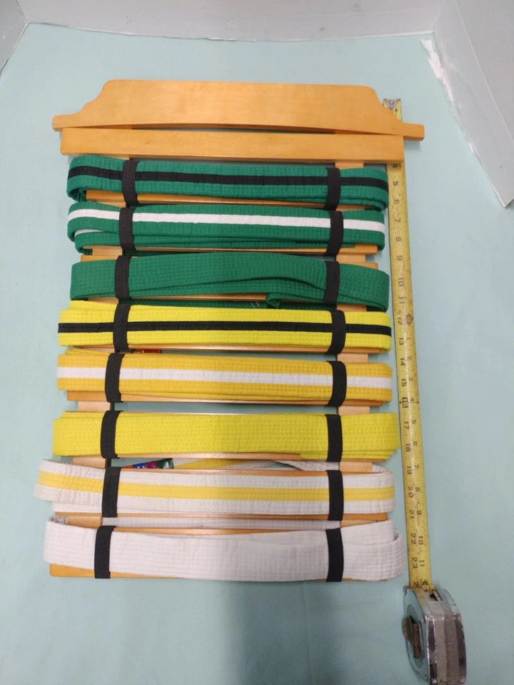 Поясная стойка KidKraft для каратэ 17x23, пояс для боевых искусств с ремнями - Изображение 1 из 4