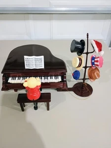 Mr. Christmas Gold Label Teddy Takes Requests Klavierspiel Bär Holz Spieluhr - Bild 1 von 8