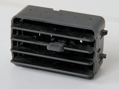 Rejilla de ventilación original Ford Bronco, serie F. Salpicadero Foto 1 de 2