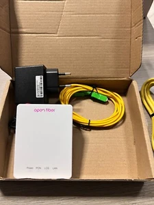 OPEN FIBER ZTE ZXHN F601 + CAVO FIBRA OTTICA E ALIMENTATORE - Foto 1 di 3