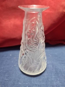VINTAGE LALIQUE SOLIFLORE SIRENE MERMAID BUD VASE.SIGNED.NO DAMAGE. 4 INCH TALL. - Picture 1 of 6