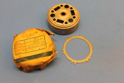 NOS YAMAHA 1963-64 MJ2 EMBRAGUE CARCASA PARTE # 102-16511-00-00 Foto 1 de 4