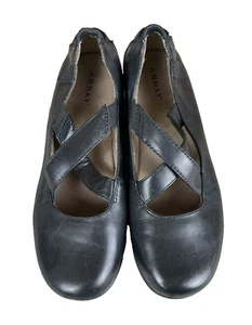 Array Flats Shoes Womens Size 7.5 M Black Leather Loafers Slip On - Picture 1 of 9