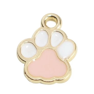 10 niedliche kleine Hundepfotenform goldfarben Charm Anhänger mit rosa Emaille - Bild 1 von 2