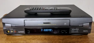 Toshiba M674 VHS VCR Player Tape Recorder 4 Head HiFi Vintage w/Remote - Picture 1 of 8