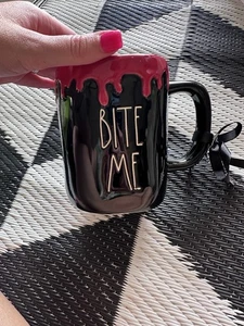 Rae Dunn Viral HALLOWEEN spooky Season Bite Me Mug Black Dripping Red - Picture 1 of 6