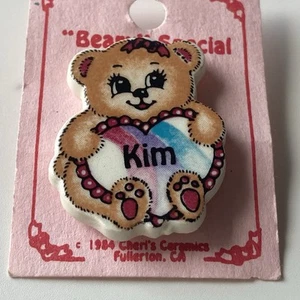 Vintage 80s NOS Ceramic Teddy Bear Beary Special KIM Brooch 1984 Cheris Ceramics - Picture 1 of 5
