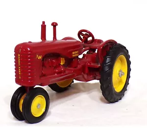 MASSEY-HARRIS 44 TRACTOR 1/16th DIE CAST MODEL. - Picture 1 of 4