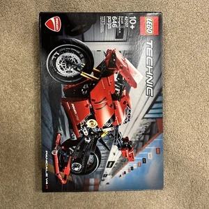 Lego Technic 42107 Ducati Panigale V4 R  ***Dented Box*** - Picture 1 of 4