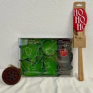 Holiday Baking Gift Set Cookie Cutters, Snowflake Cookie Stamp and Spatula New - Picture 1 of 13