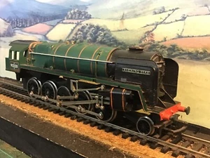 Hornby Standard class 9F No 92220 'EVENING STAR'. Loco only. - Picture 1 of 4