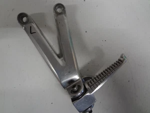 YZF R6 RJ03 6, Fussraste Fussrastenanlage Rastenträger hinten links - Bild 1 von 2