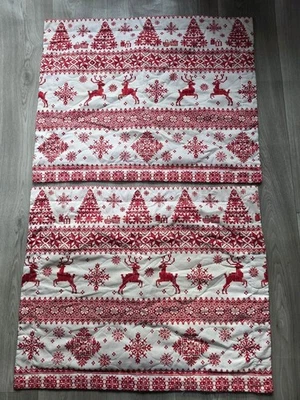 Fundas de almohada de Navidad acolchadas de copo de nieve de reno rojo y blanco Foto 1 de 4
