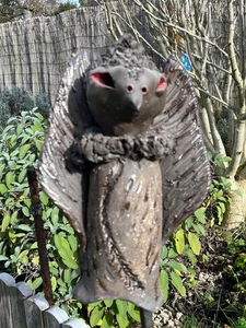 Schwarzer mystischer Vogel Gartenkeramik Gartenstele Keramikskulptur - Bild 1 von 6
