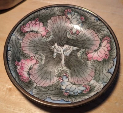 Cuenco vintage de latón pequeño esmalte pintado a mano flores de fénix y loto asiáticas Foto 1 de 4