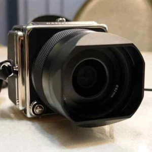 Quadratische Gegenlichtblende aus Metall mit Kappe für Hasselblad XCD 4/45P -45mm f/4 für X2D 907x - Bild 1 von 6