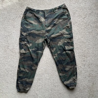 Pantalones Forever 21 para mujer 14 (38x27) *botón faltante* camuflaje cargo tiro alto bolsillos Foto 1 de 4