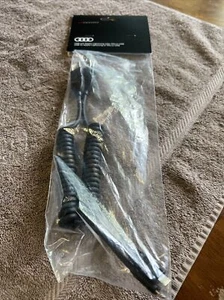Genuine Audi USB & Apple Lightning Cable 8S0051435F Original Unopened - Photo 1 sur 6