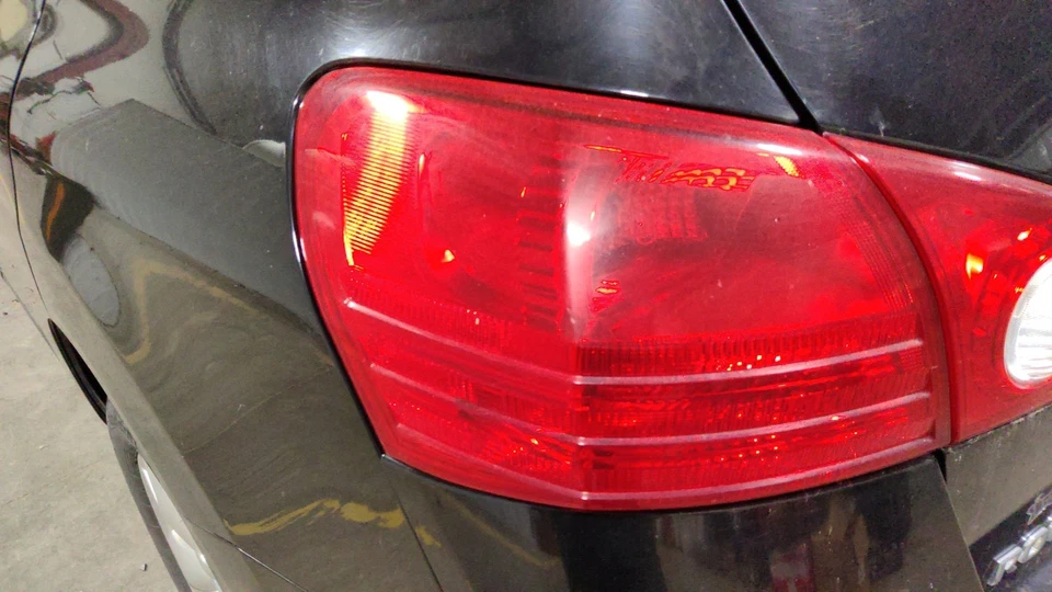 Luz trasera exterior Nissan Rogue LH 2008-2015 ¡Lámpara trasera nítida! Foto 1 de 1