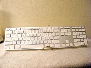 *****TECLADO CON CABLE ORIGINAL APPLE (A1243)***** - Imagen 1 de 4