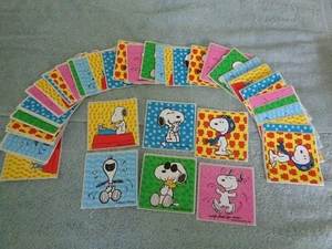 PEANUTS - SNOOPY "KOSTÜMWECHSEL" STICKER KONVOLUT / SMILE MAKER (50) STICKER - Bild 1 von 2