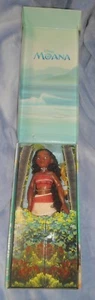 Disney Store CLASSIC Princess MOANA 11" Doll NEW in Box w/ Hasbro Necklace - Picture 1 of 5