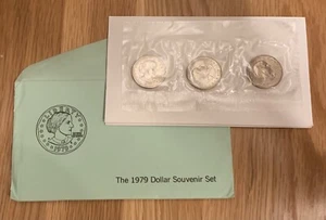 1979 US Unzirkuliertes Set Susan B. Anthony Dollar Souvenir 3er Set grüner Umschlag - Bild 1 von 7